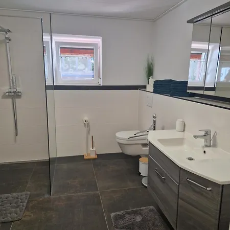 Ferienwonung Mit 3 Schlafzimmer Апартаменты Pullenreuth